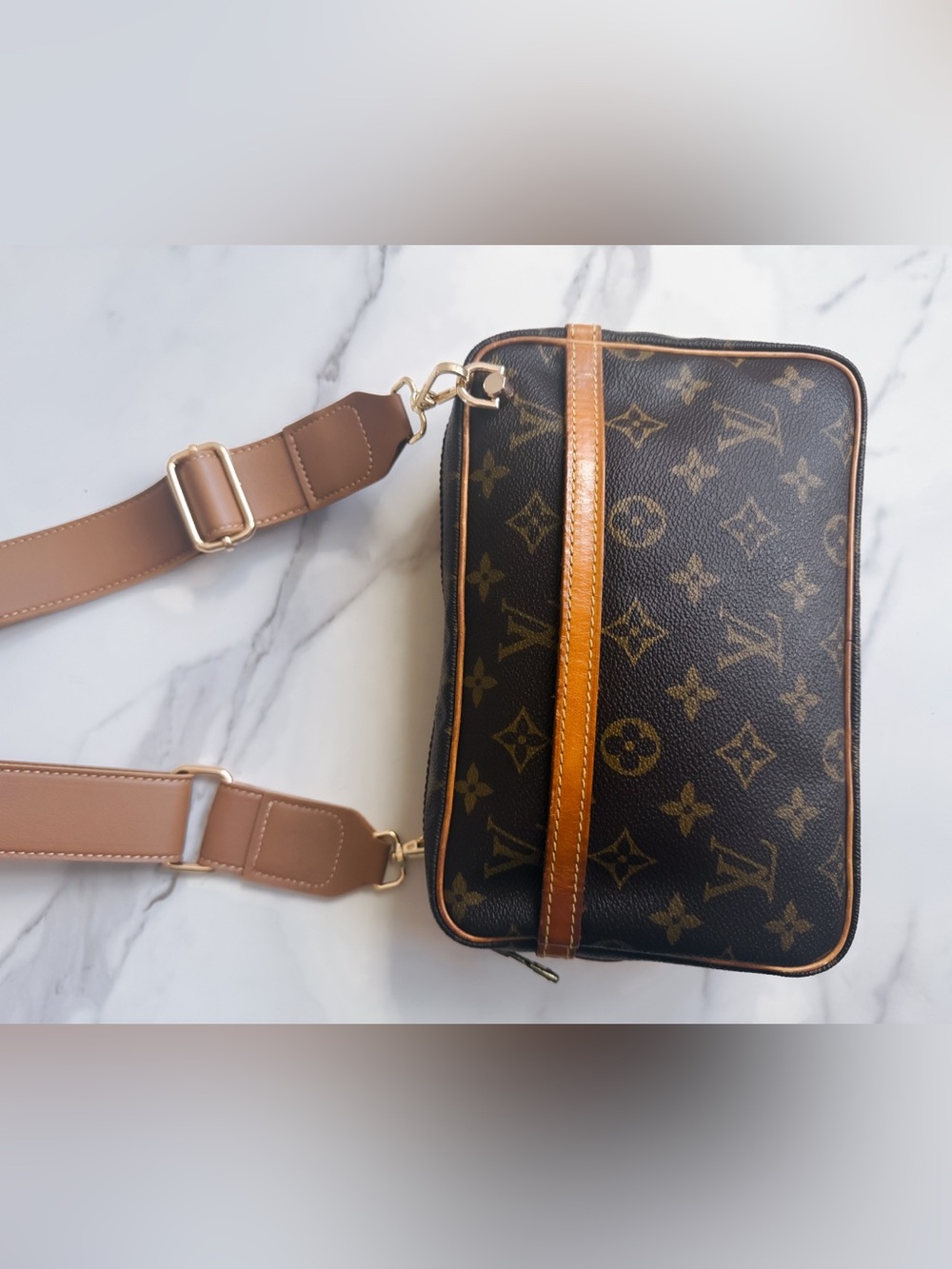 Louis Vuitton Brown Monogram Crossbody with Tan Strap - Picture 4 of 13
